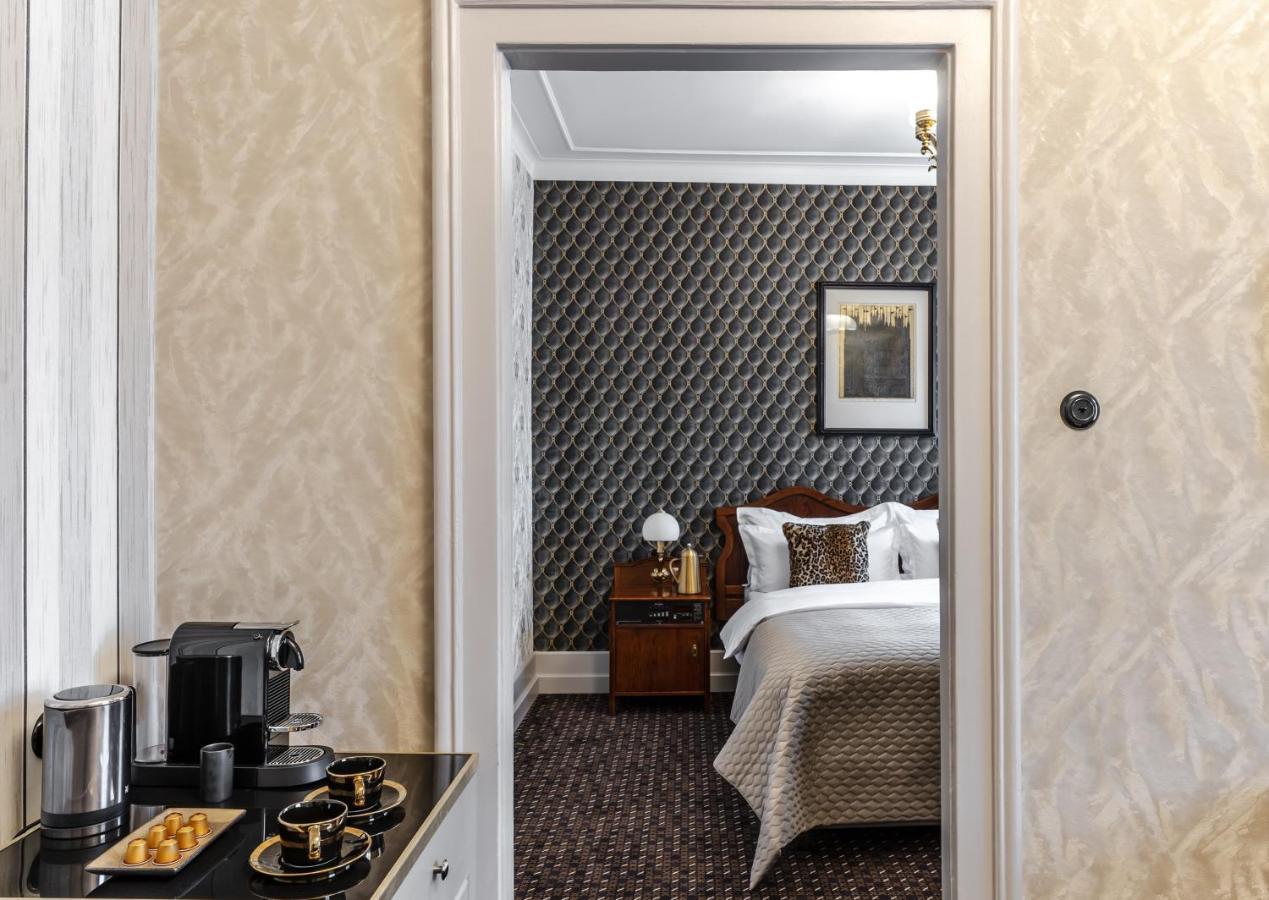 Hotel H15 Francuski Old Town - Destigo Hotels คราคูฟ ภายนอก รูปภาพ A suite at the hotel