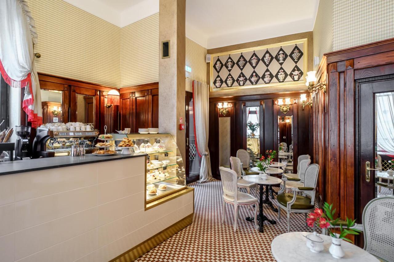 Hotel H15 Francuski Old Town - Destigo Hotels คราคูฟ ภายนอก รูปภาพ Café de Paris