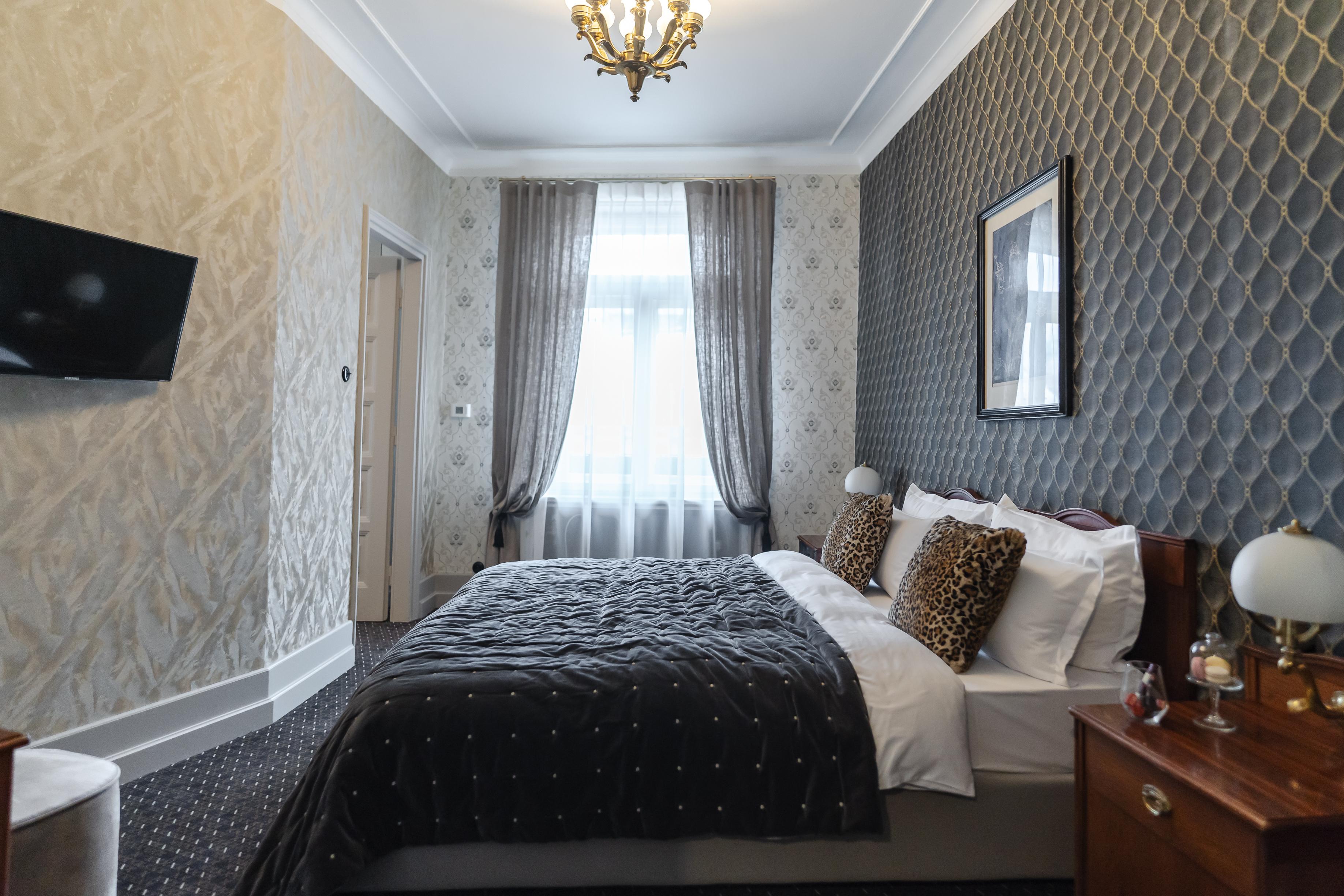 Hotel H15 Francuski Old Town - Destigo Hotels คราคูฟ ภายนอก รูปภาพ A bedroom at the hotel